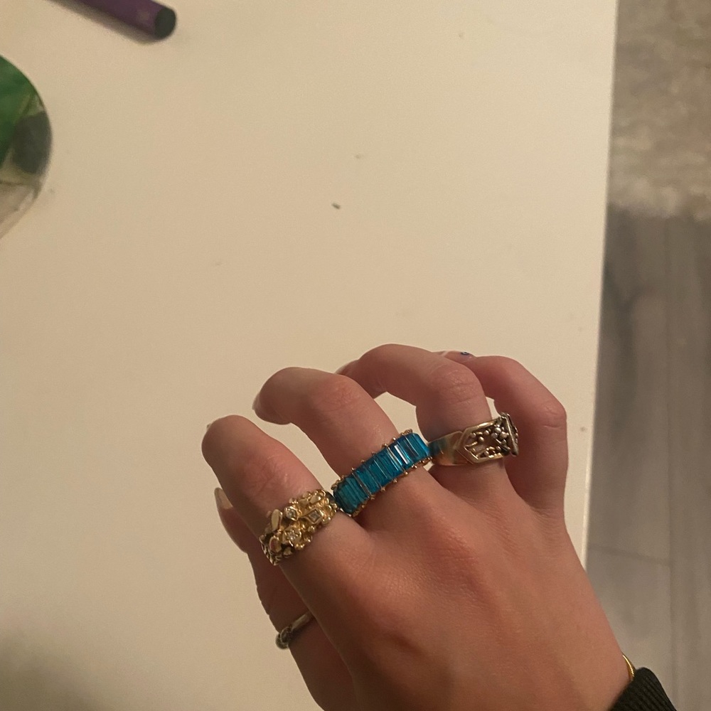 blue crystal ring - Picture 3 of 3